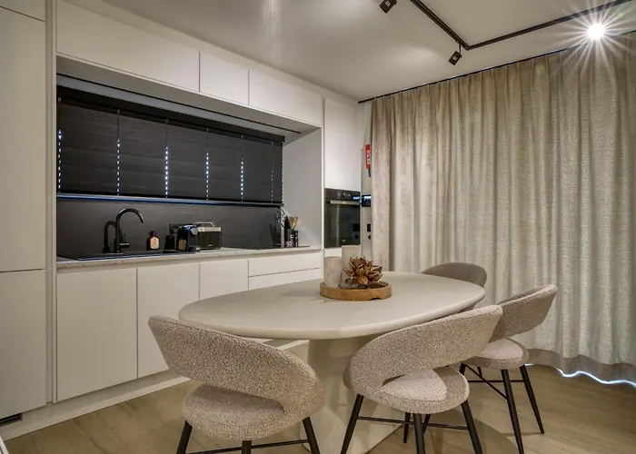 Nature Village - N°19 - 4 Personnes Avec Jacuzzi ロッジ ビューリンゲン